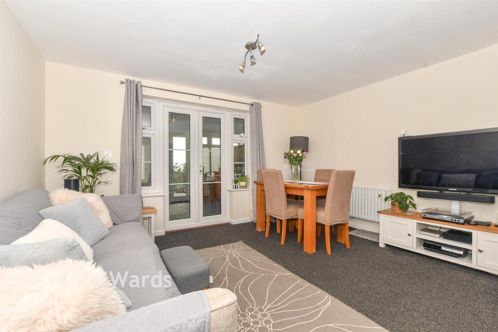 House in Ashford, Bridgefield, Kingsnorth - More