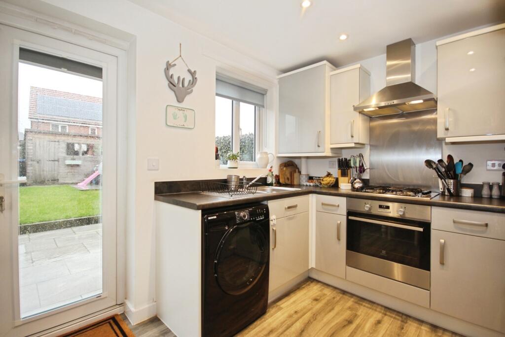 Bennett Grove, Bishops Tachbrook, Leamington Spa, Warwickshire, CV33 photo 4