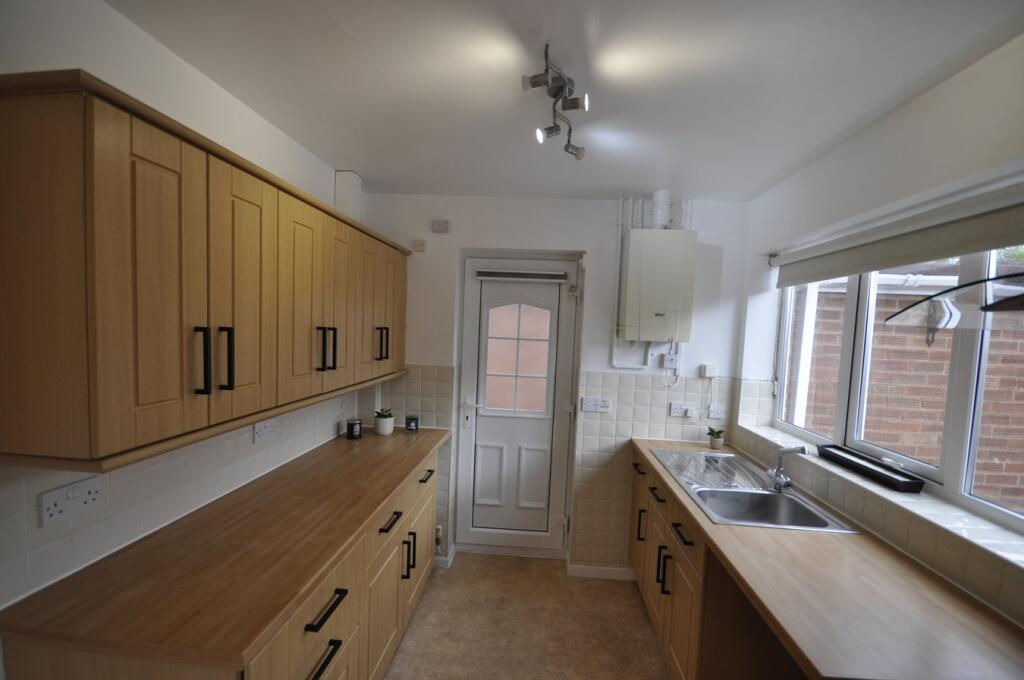 Leacroft Road, Kingswinford, DY6 - More