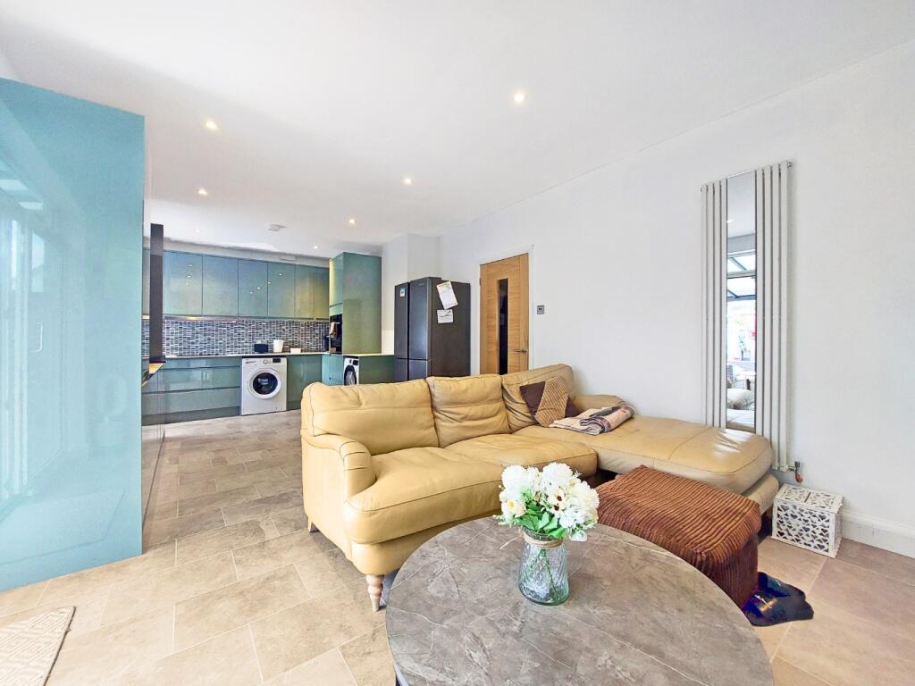 House in London - View 5