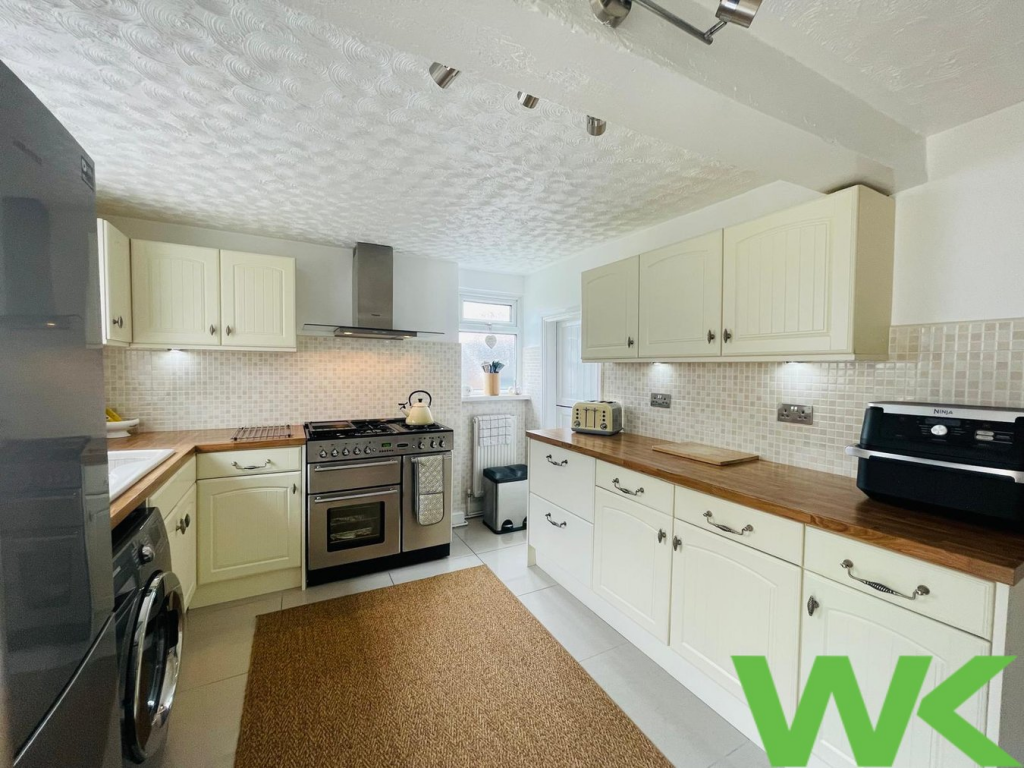 Vicarage Road, West Bromwich, B71 photo 4