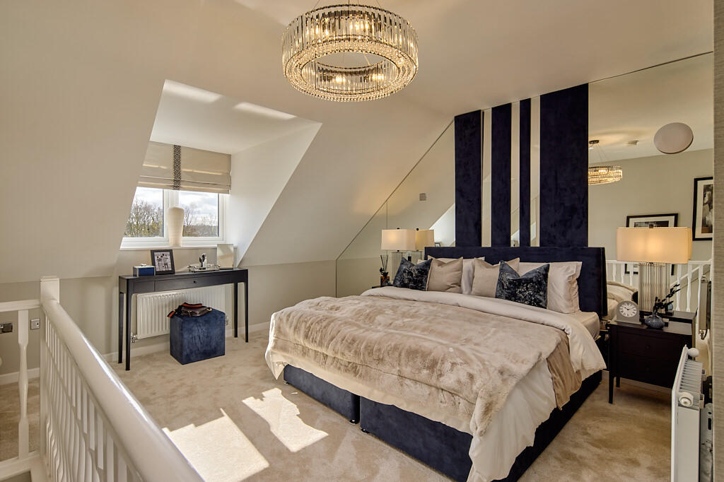 House in Nuneaton and Bedworth, Warwickshire - More