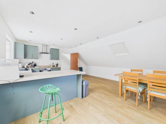 Flat Kitchen/Diner
