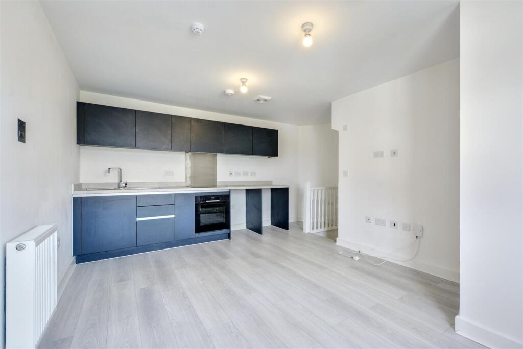 House in Nottingham, Nottinghamshire - View 5