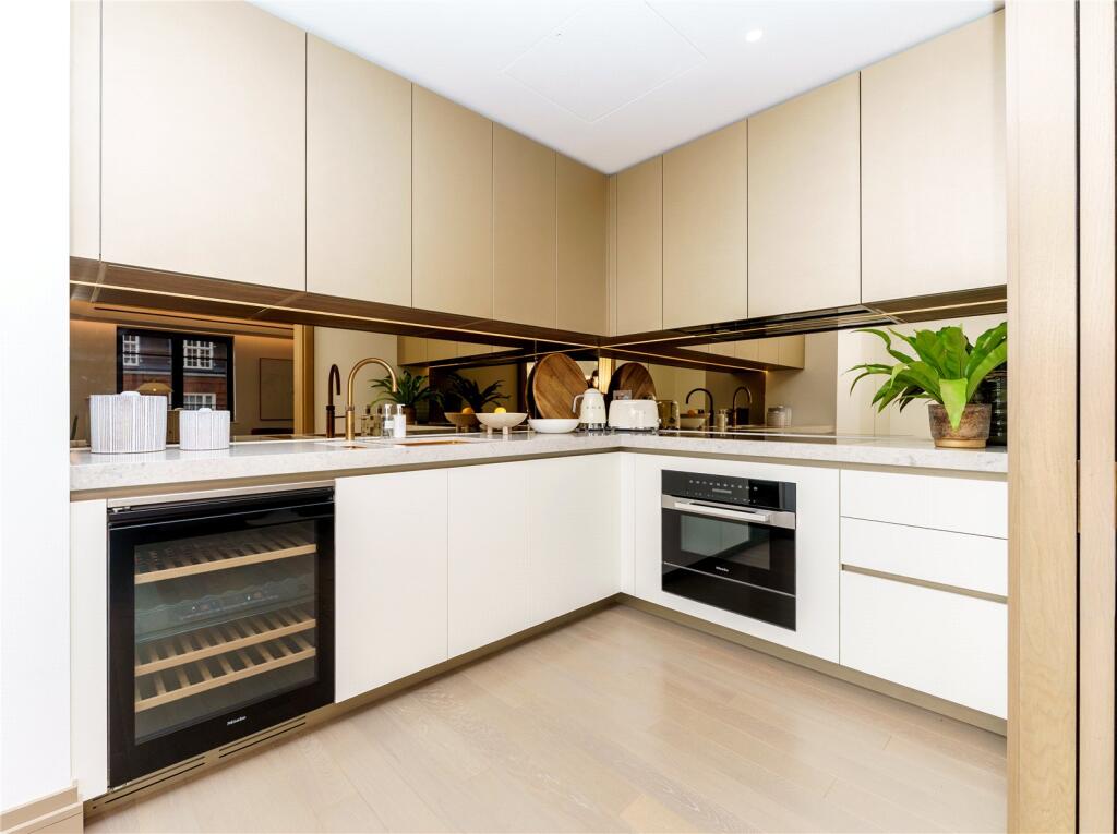 Lucan Place, Chelsea, London, SW3 photo 4
