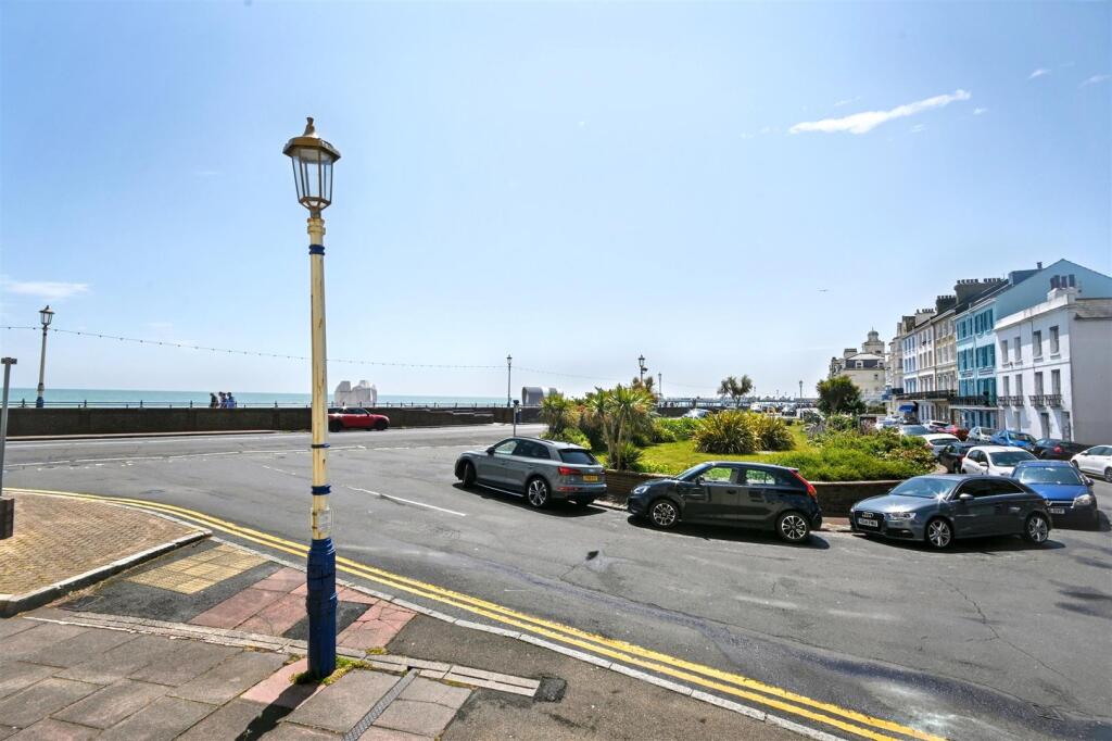 Royal Parade, Eastbourne photo 3