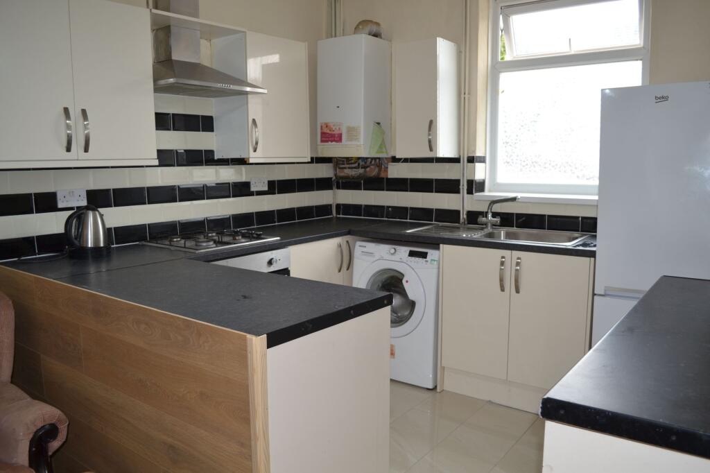 1 bedroom house share for rent