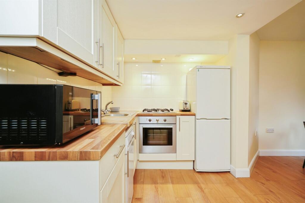 Apartment in Oxford - View 3