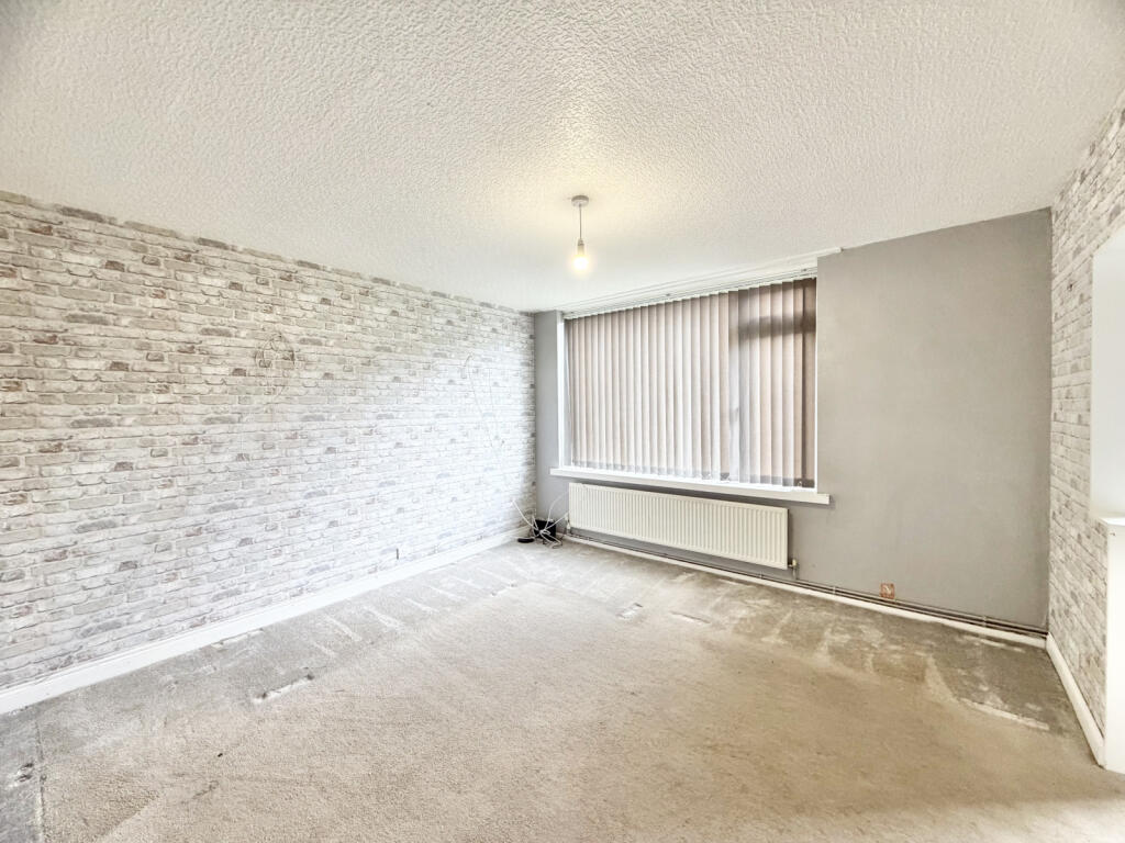 Whinmoor Way, Swarcliffe, West Yorkshire, LS14 photo 4