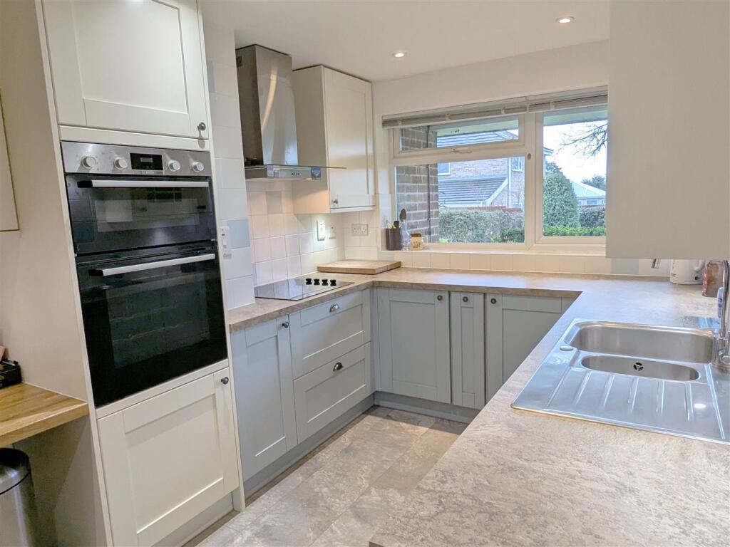 Kingsland Grange, Newbury photo 3