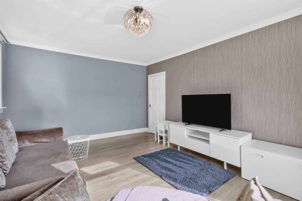 Apartment in Glasgow - More