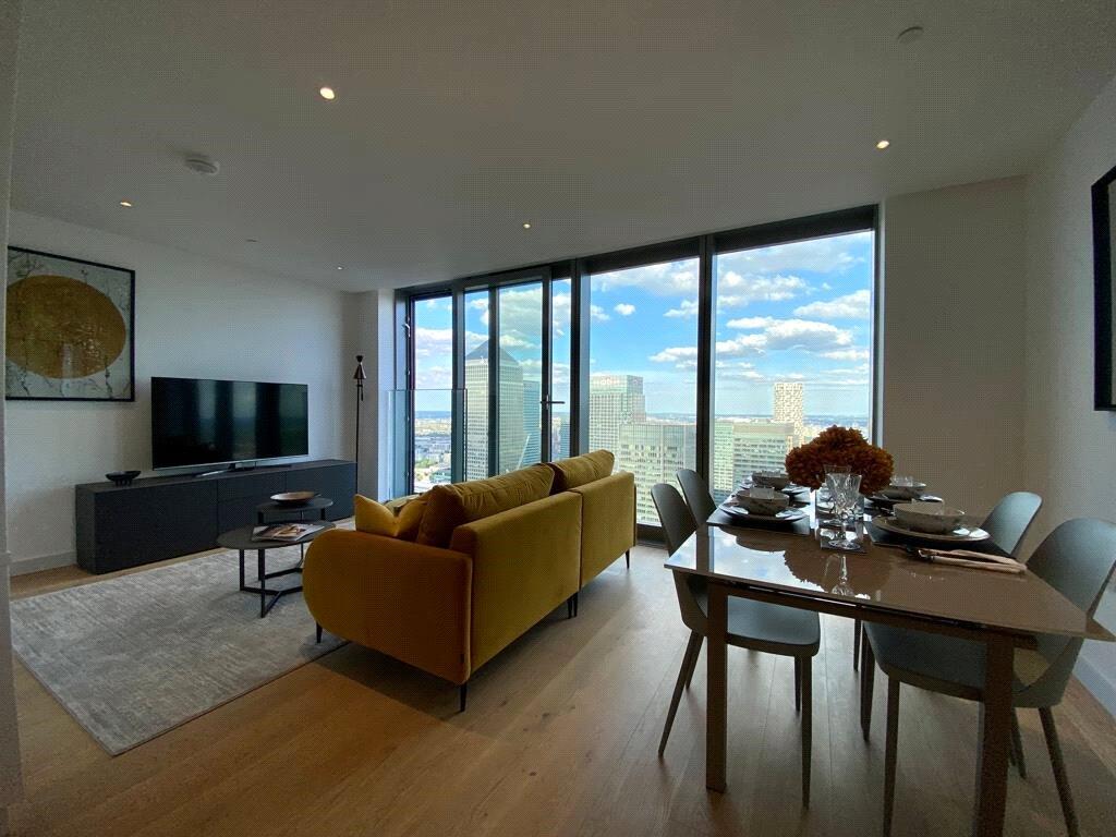 1-bed apartment on LANDMARK PINNACLE, Canary Wharf, London, E14, £600,000