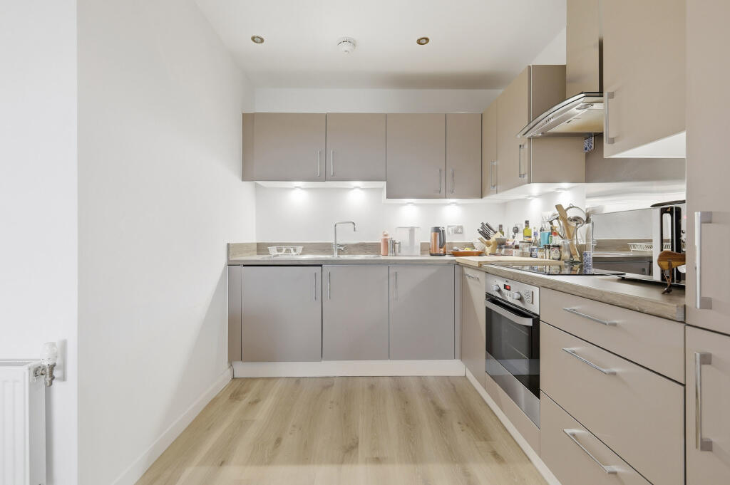 Chorley Court, Canary Wharf, E14 - View 3