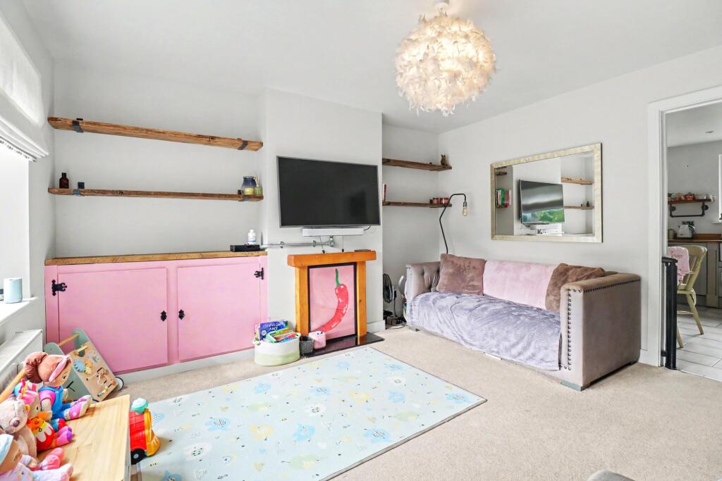 House in Eastleigh, Shamblehurst, Hedge End - More