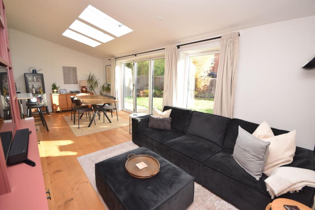 House in Farnham - View 2