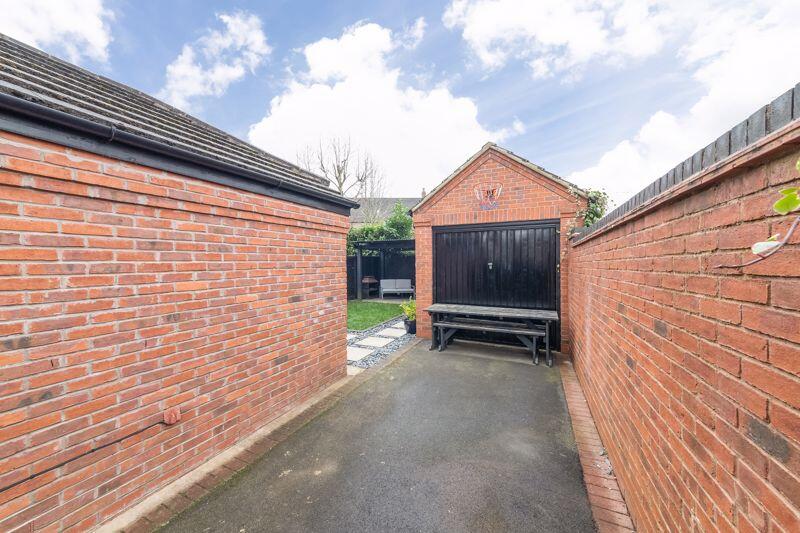 15, Lord Grandison Way photo 4