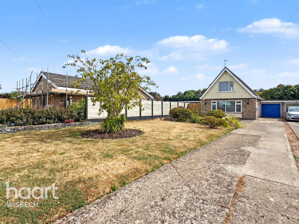 3-bed house on Milton Drive, Leverington, £270,000