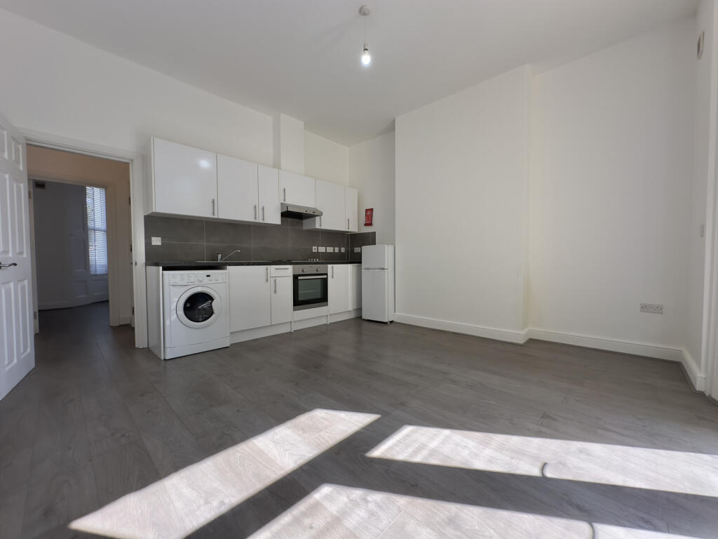 Apartment in London - View 2