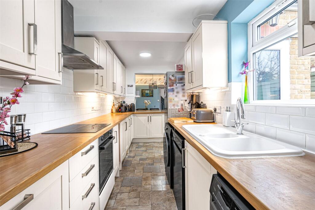 House in Twickenham - View 4