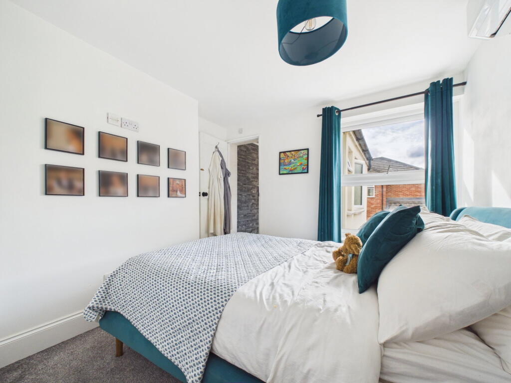 House in Slough, Windsor and Maidenhead - View 5
