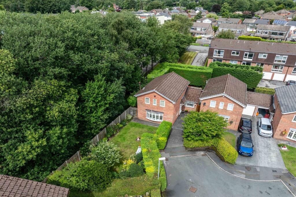 Arbour Crescent, Macclesfield, SK10 photo 2