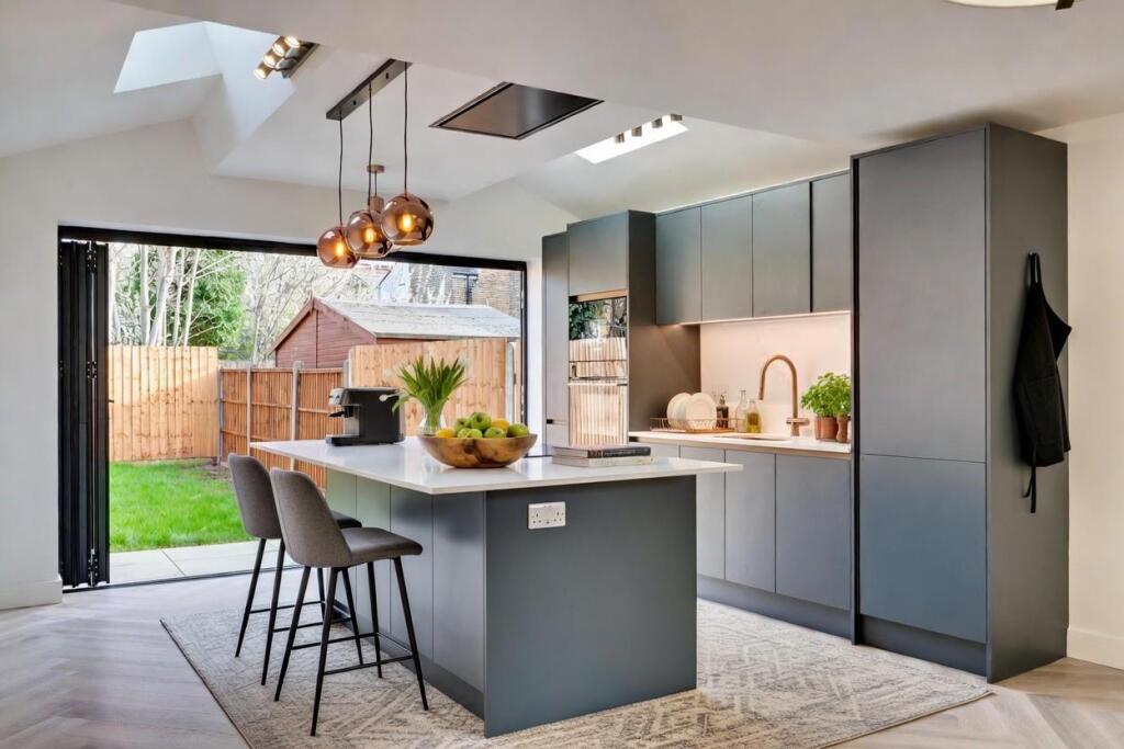 Main image of property: Minet Gardens, London