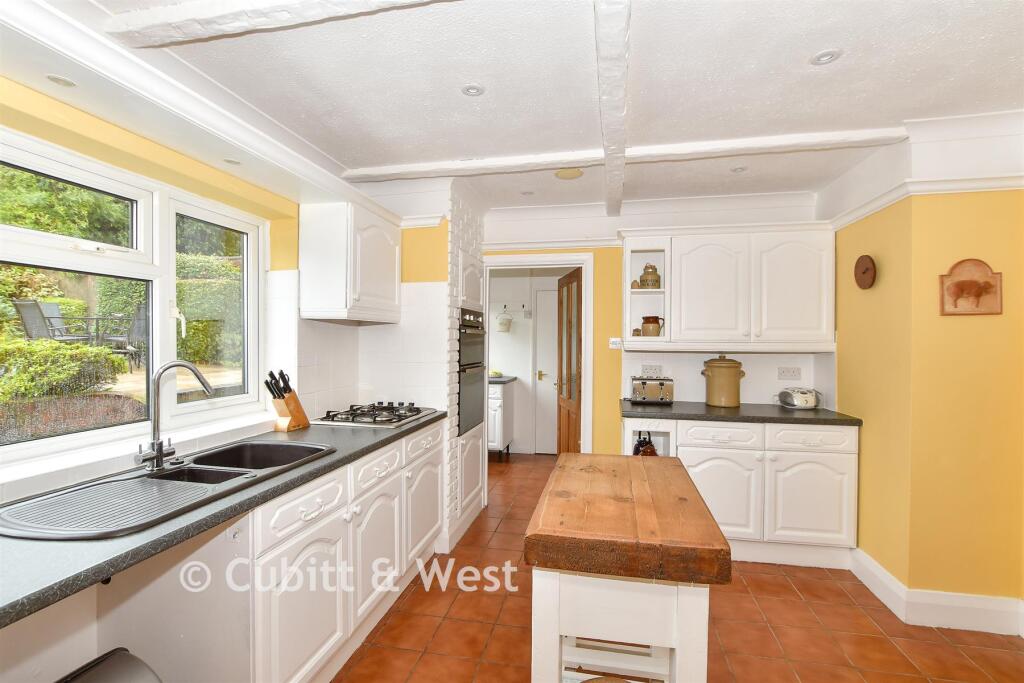 House in Tonbridge - View 4