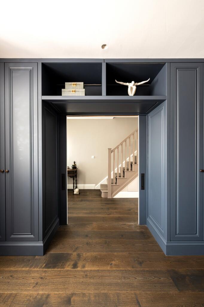 House in Epping Forest, Chigwell - More