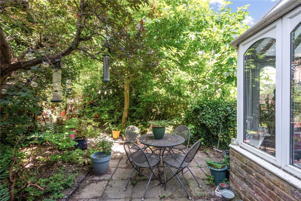 House in London - View 5