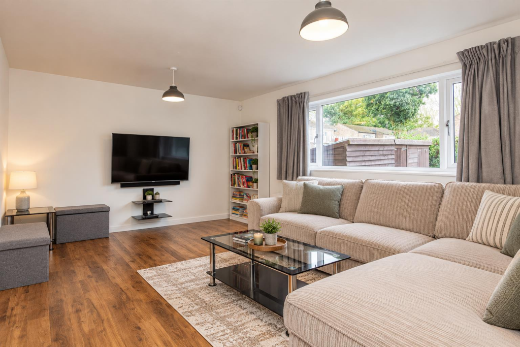 House in Northampton, North Northamptonshire - View 3