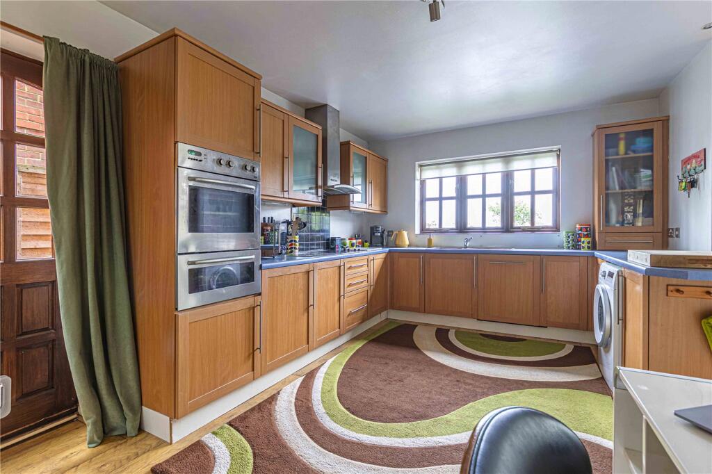 Knolls View, Leighton Road, Northall, LU6 photo 2