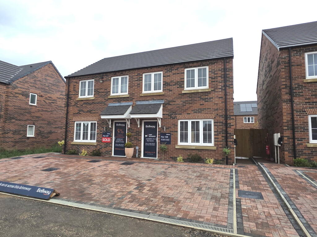 3-bed semi-detached on 11 Crisp Avenue, Beverley, HU17, £259,995