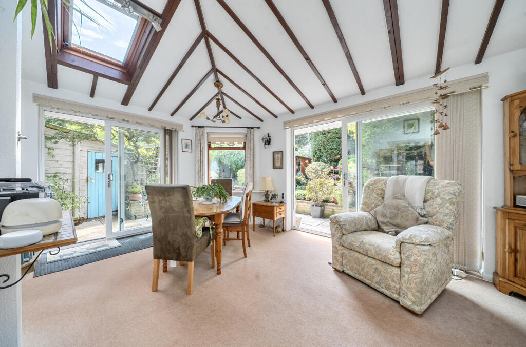 Falstaff Avenue, Earley, Reading - More