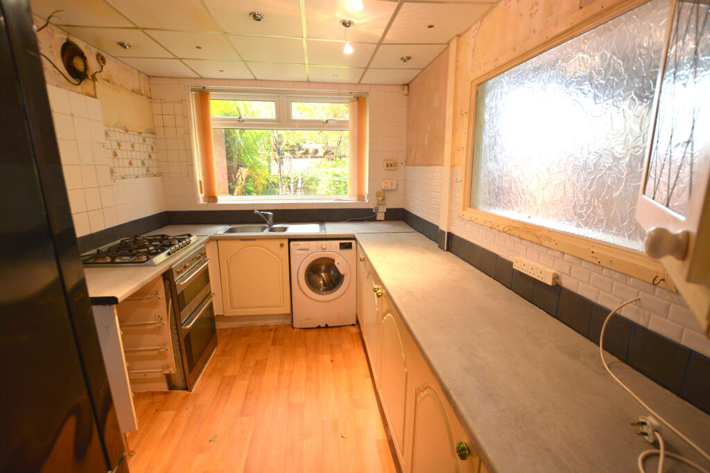 House in Tameside, Greater Manchester - More