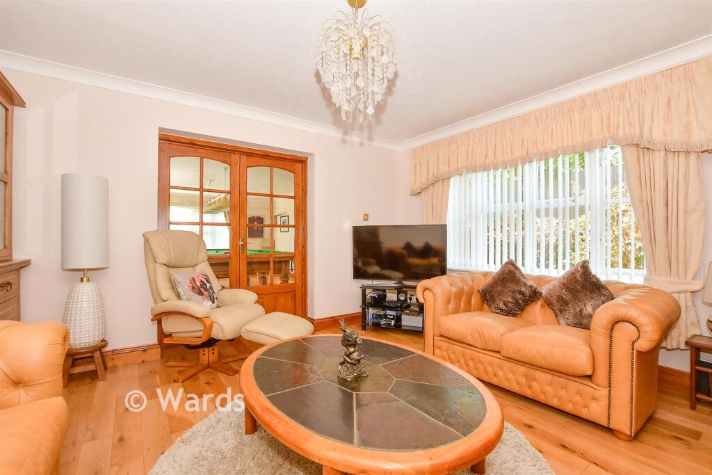 House in Maidstone, East Farleigh - More