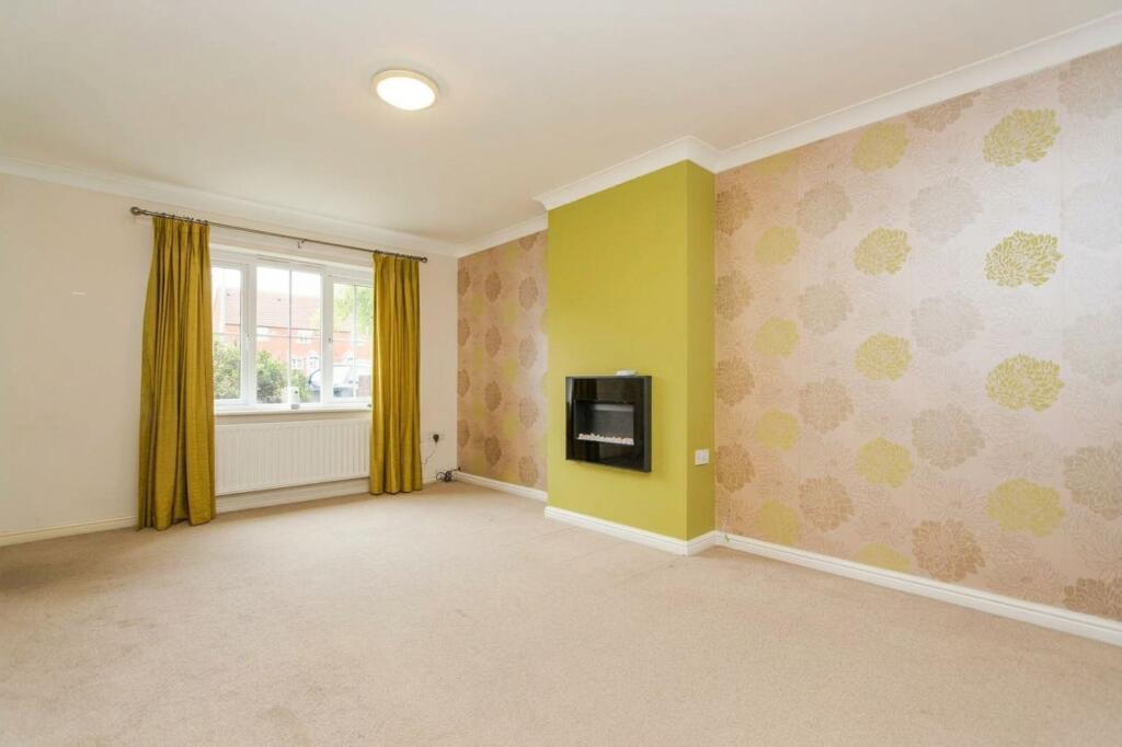 Combine Close, Four Oaks, B75 photo 2