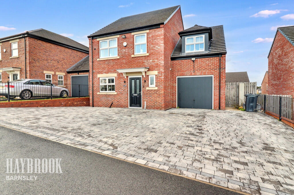 4-bed detached on Windhill View, Grimethorpe, £300,000