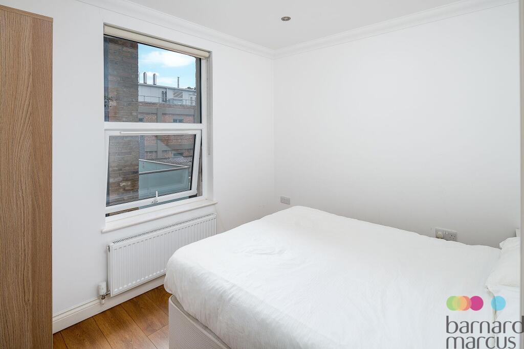 Apartment in London - View 3
