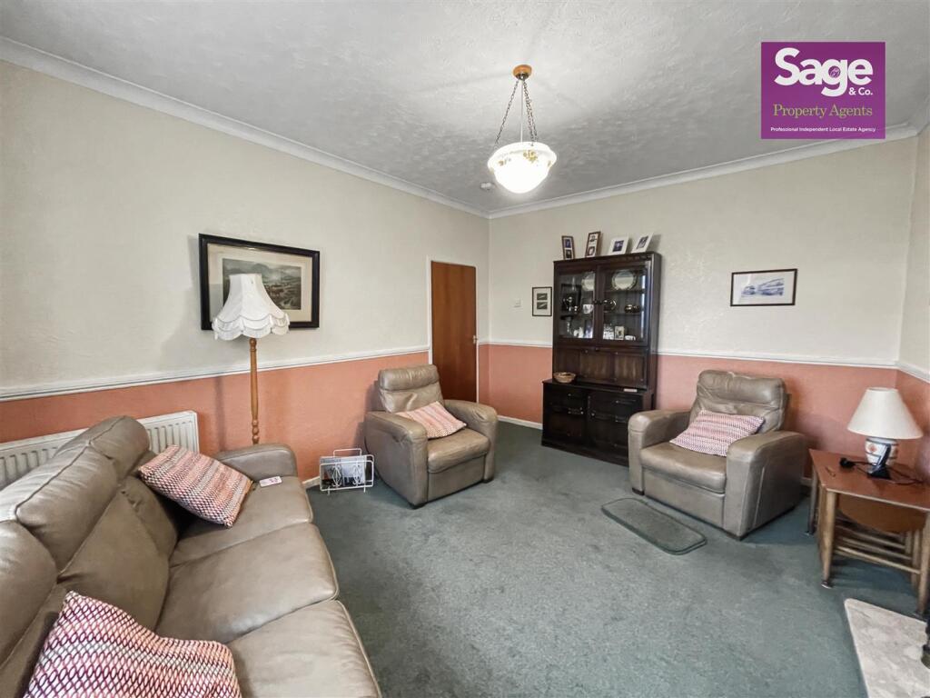 Hillcrest, New Inn, Pontypool photo 4