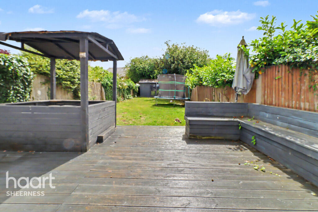 House in Minster-on-Sea, Merryman's Hill - More