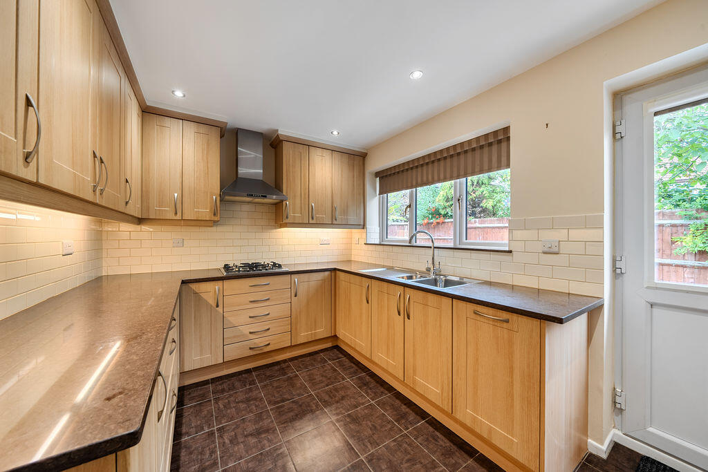 House in Milton Keynes, Far Bletchley, West Bletchley - View 3