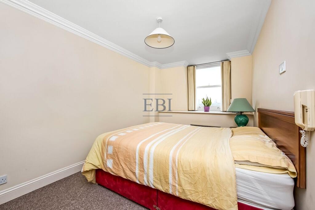 Apartment in London, West Smithfield, City of London - More