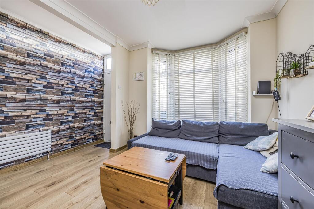 House in Portsmouth - More