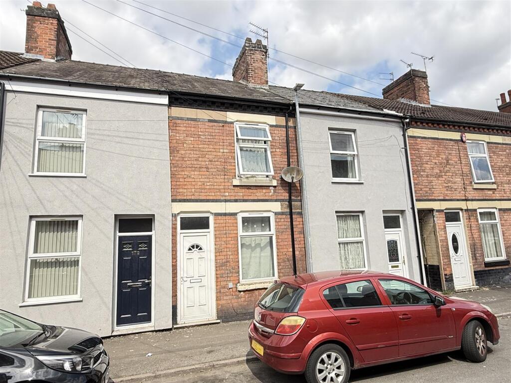 3-bed terraced on Oak Street, Burton-On-Trent, £110,000