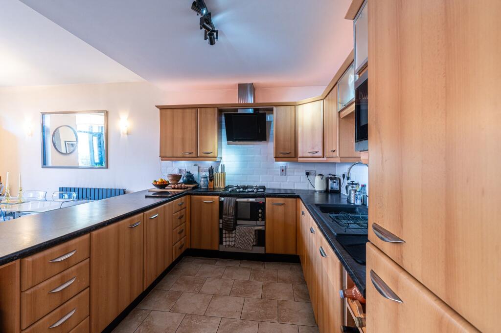 Putney Bridge Road, London, SW18 – pohled 3