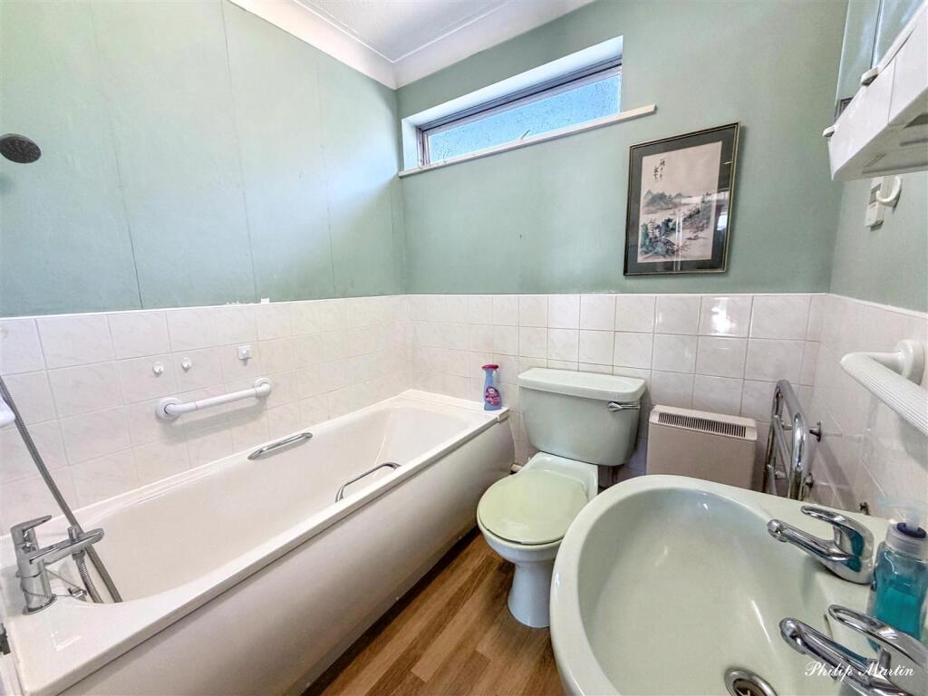 Apartment in Truro - More