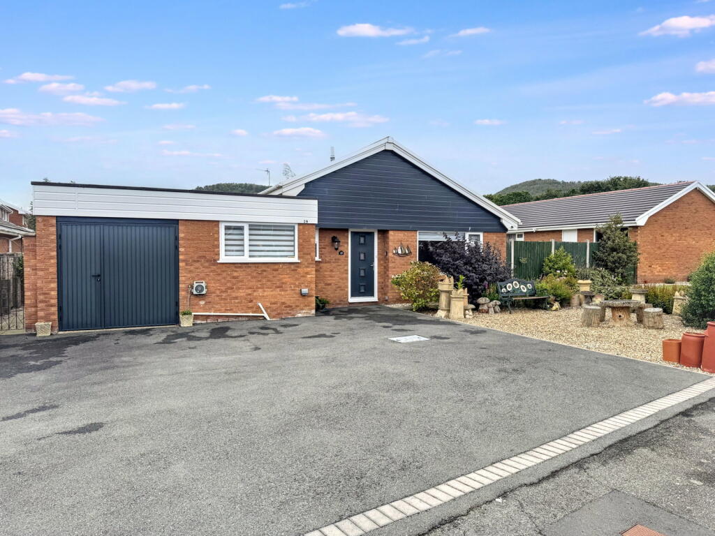 3-bed detached on Heol Awel, Abergele, Conwy, LL22, £325,000