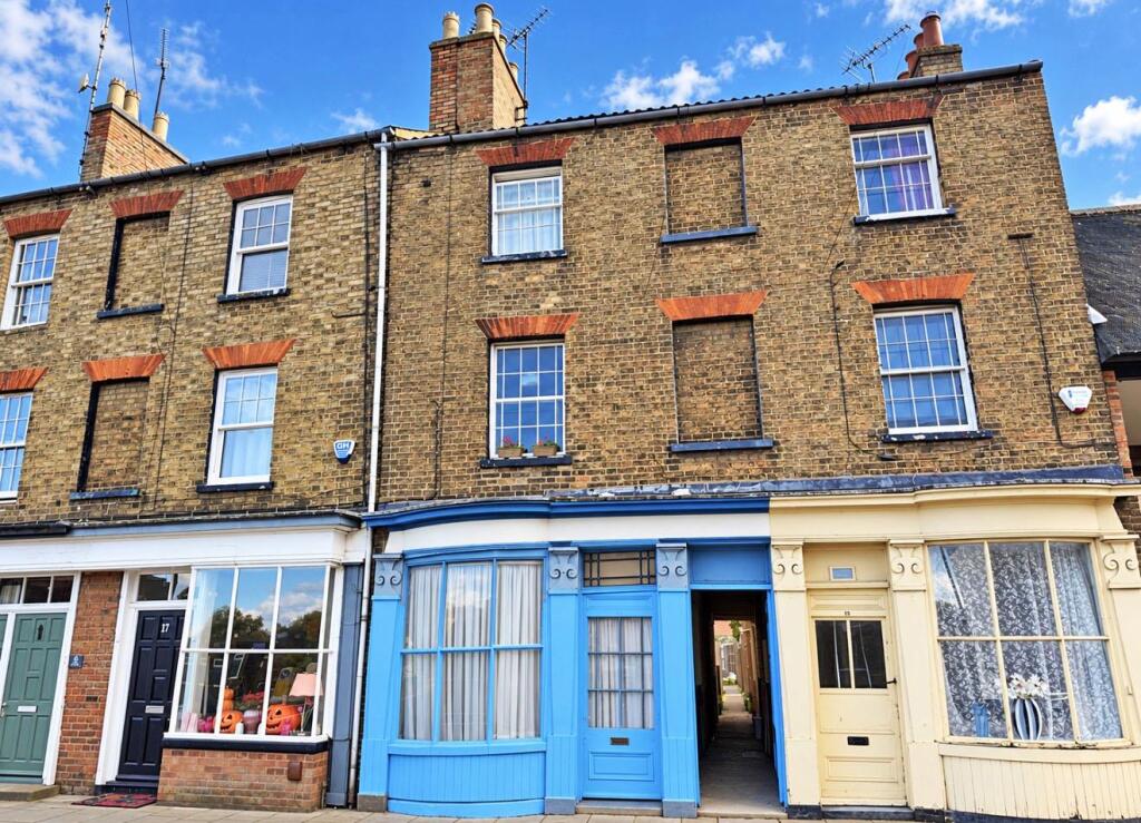 4-bed terraced on East Street, Crowland, Peterborough, £150,000