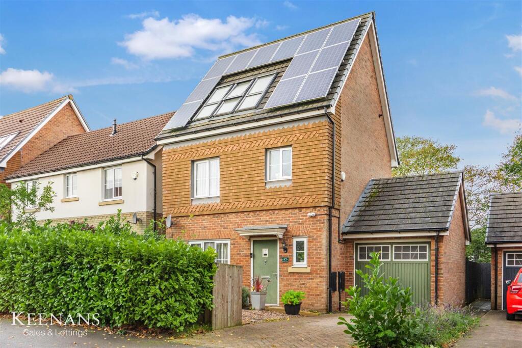 4-bed detached on Weaver Close, Heywood, £275,000