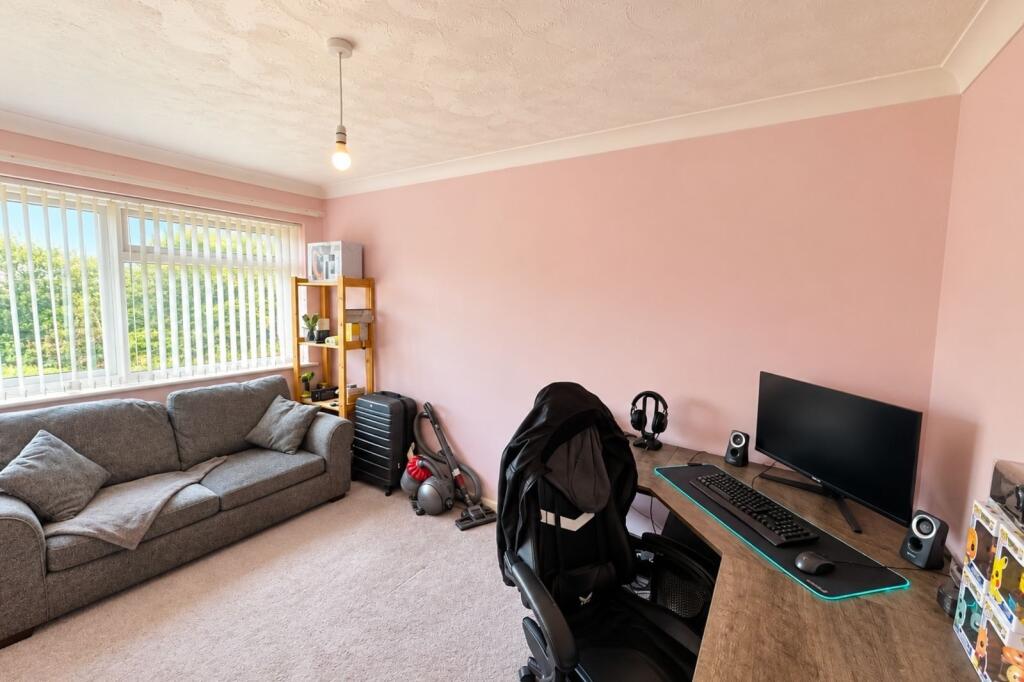 Apartment in Highcliffe-on-Sea, Highcliffe and Walkford - More